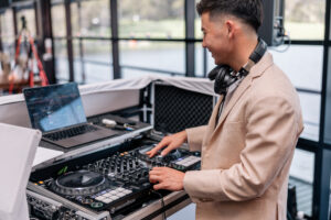 DJ and MC services in Jindabyne NSW, speakers and lighting equipment hire.